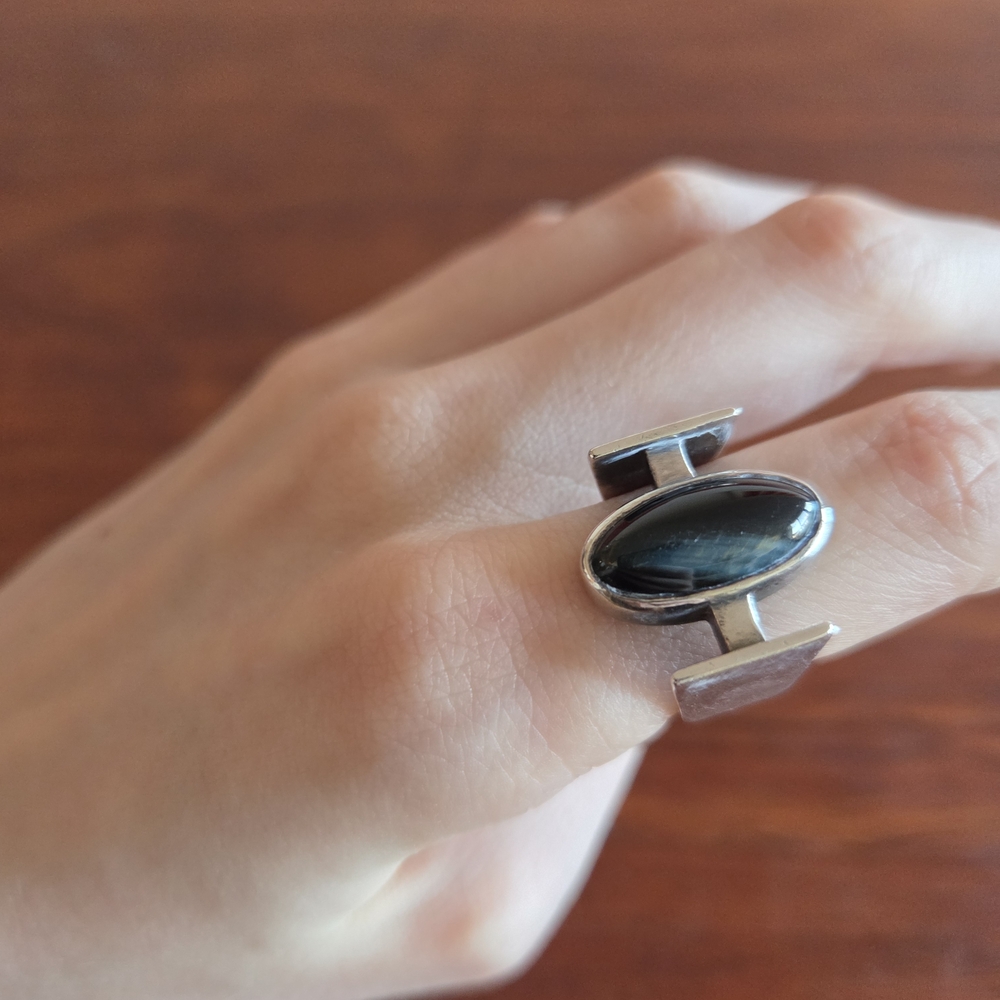 Vintage Modernist 925 Silver And Hawks Eye Ring